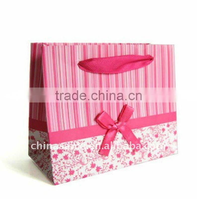 2013 specialty and low price paper bags for gift