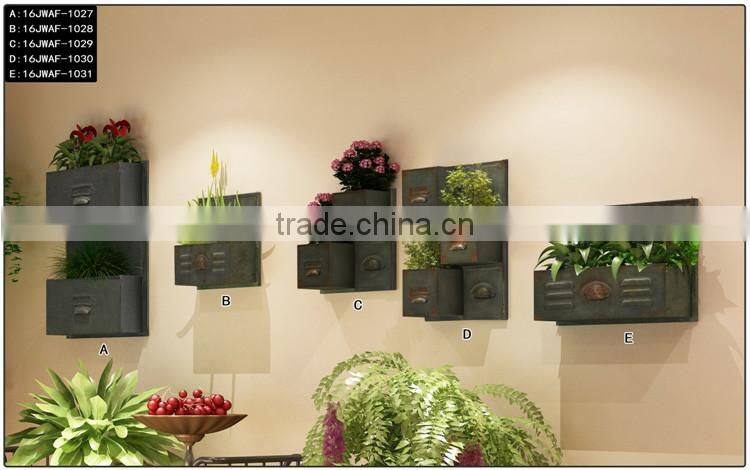 3 pockets rustic metal wall mounted flower planter for garden