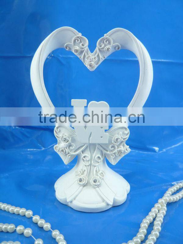 2014 hot selling resin heart wedding cake topprs