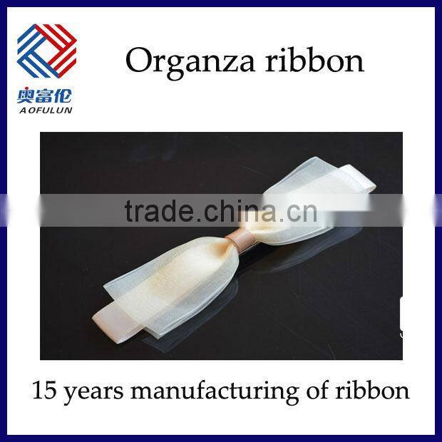 Metallic ribbon bows