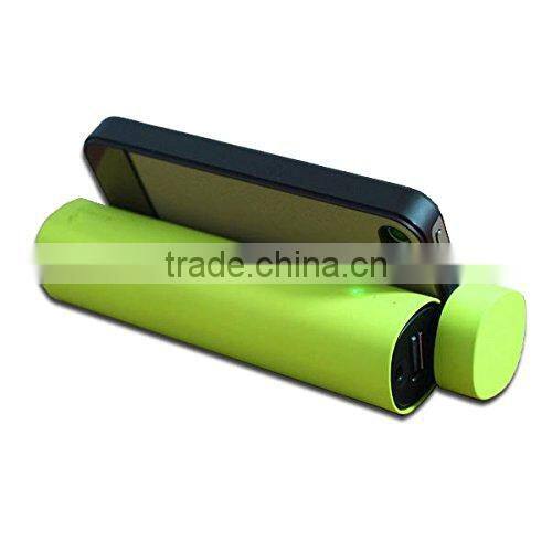 Mini portable cylinder 2600mah power bank, mobile phone holder power bank with suction