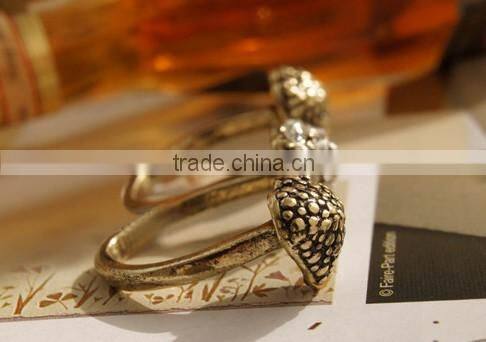 Fashion three hearts are connected new rings