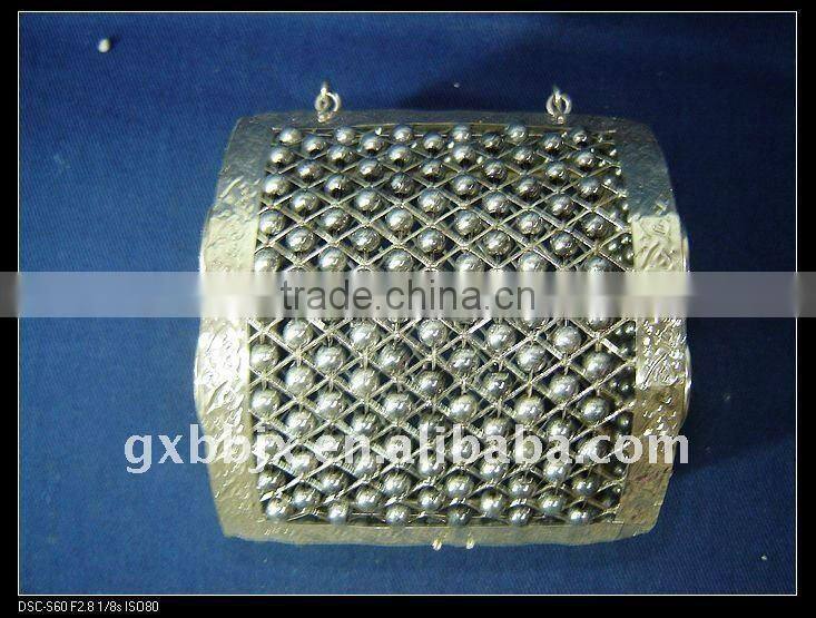 Silver square pearl wire storage compartment box