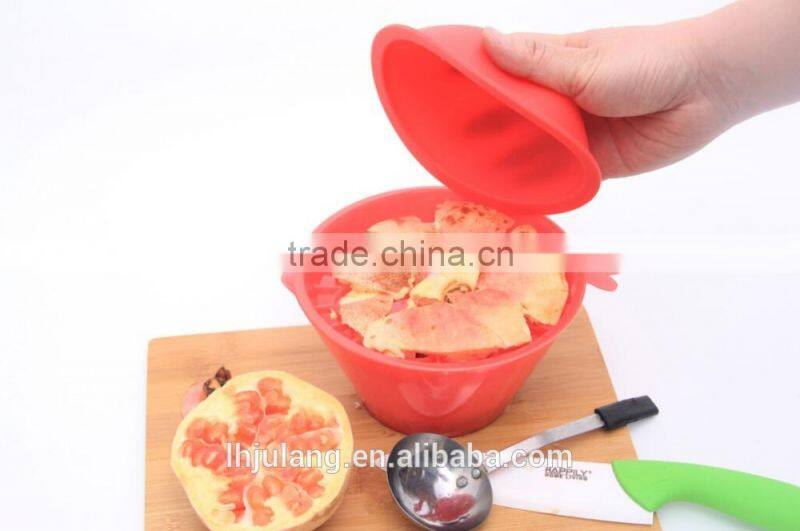 Useful pomegranate peeler/plastic pomegranate peeler