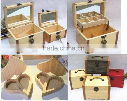 Classical brown wooden tissue box