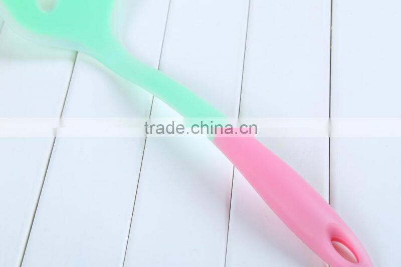 The silicone shovel with plum shape shovel with holes Non-stick Silicon Shovel