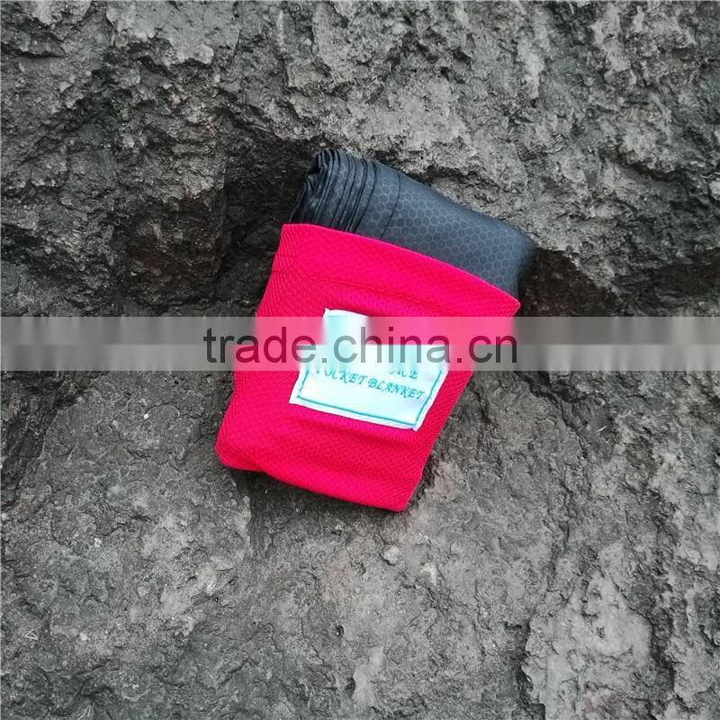 Amazon hotsale Item from factory Pocket Picnic blanket