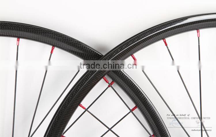 Good quality 700C*38mm Carbon Fiber Wheelset is suitable for the road bike