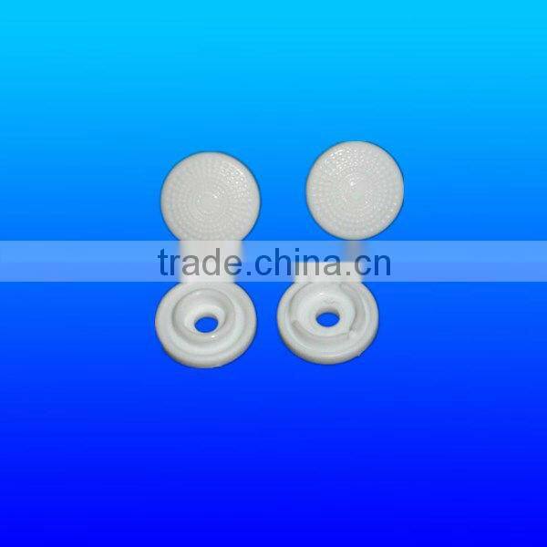 Plastic snap fastener