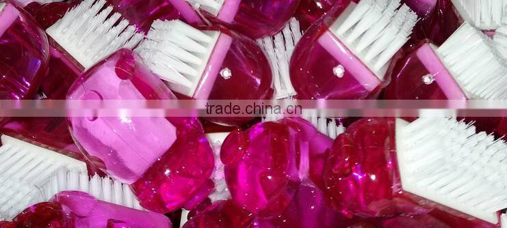 Greenwell 1 DUNDEE Nailbrush, transparent green