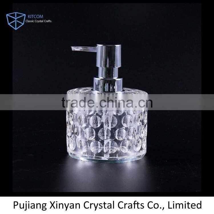 Factory Popular low price engraving crystal liquid bottle