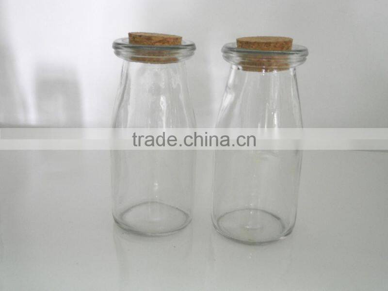 leak-proof upmarket clear glass canister with wooden lid