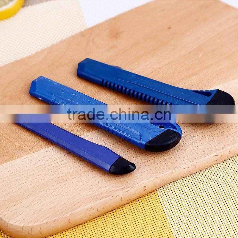 2017 hot sale auto retractable safety cutter knife