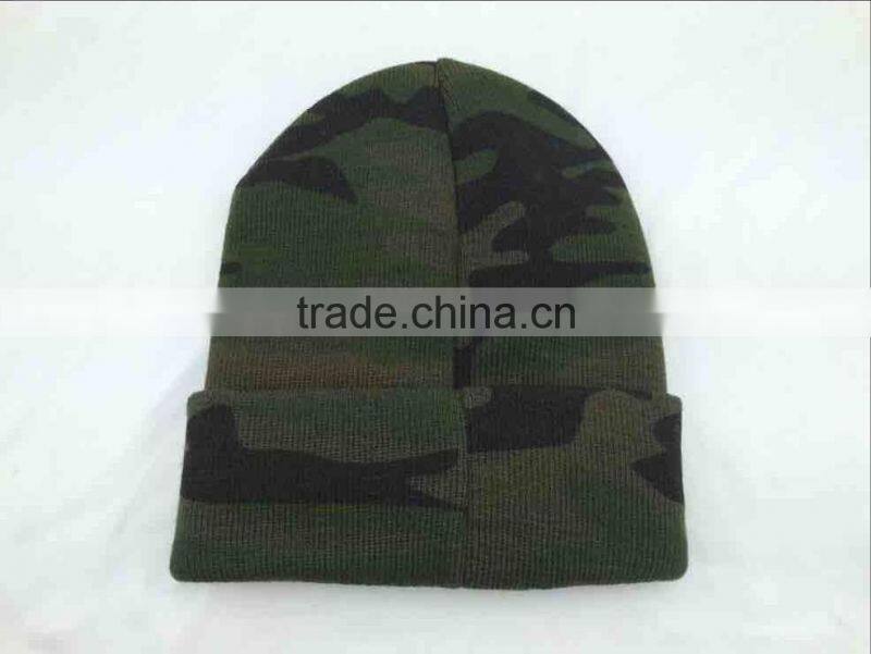 Custom camo printing knitted hats with 3d embroidery winter hat