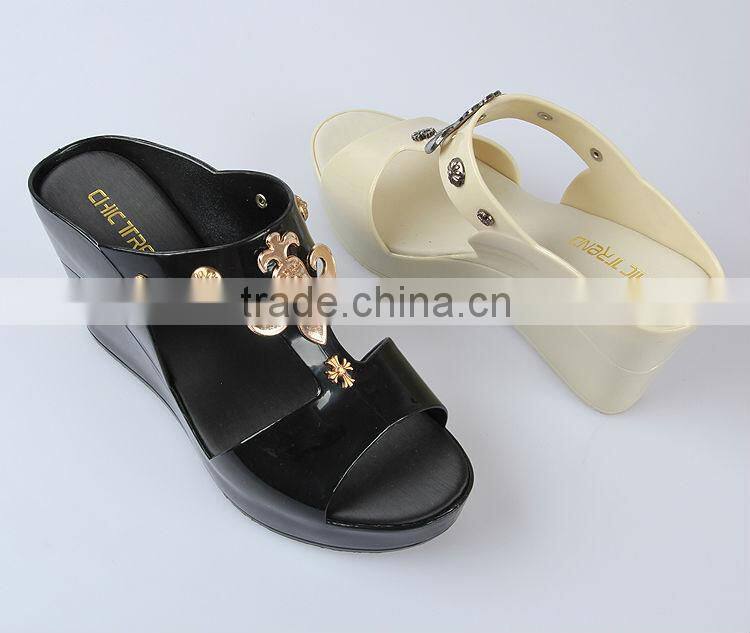 Cheap Ladies Pvc Slippers Solid Colour Wedge Cool Clippers Metal Decorative Slippers