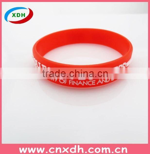 Promotional Embossed Cheap Silicone Wristband
