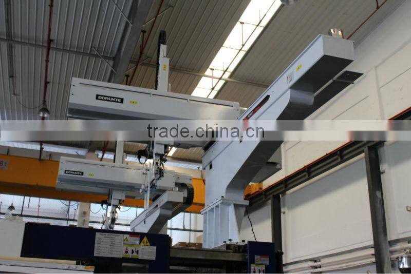 Robot Pick Place Plastic Product For Injection Molding Machine