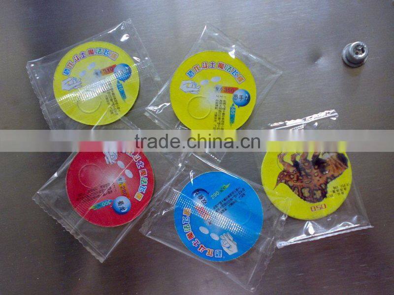 Automatic snacks packaging machine in China