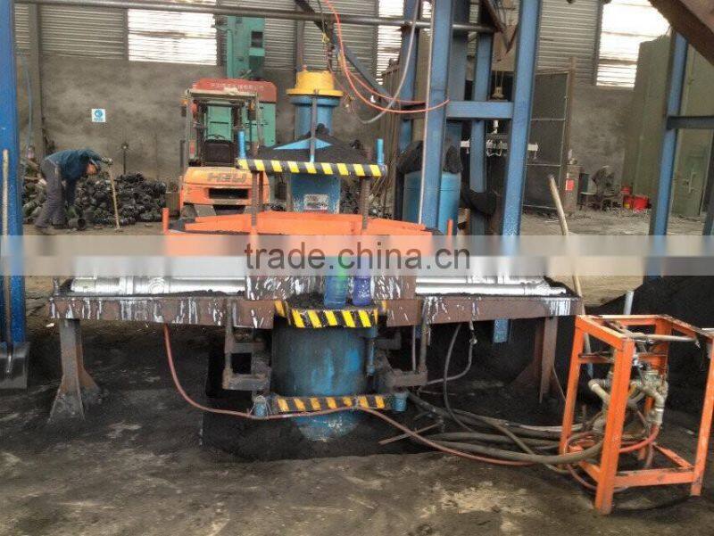 European decorative cast iron garden lamp post