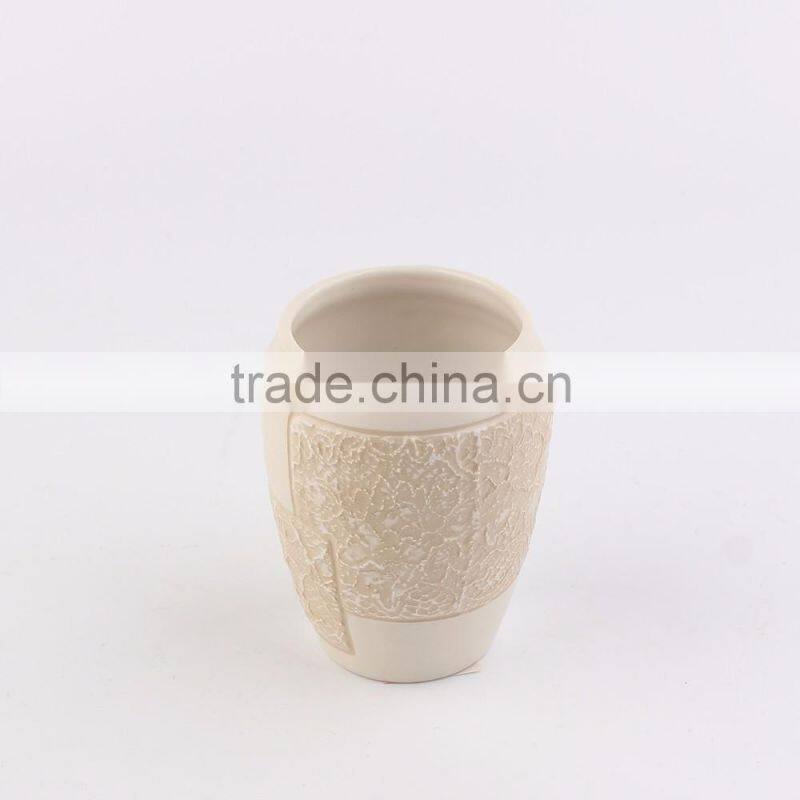 Cream-colored elegant hand-painted ceramic bathroom accessories home decoration