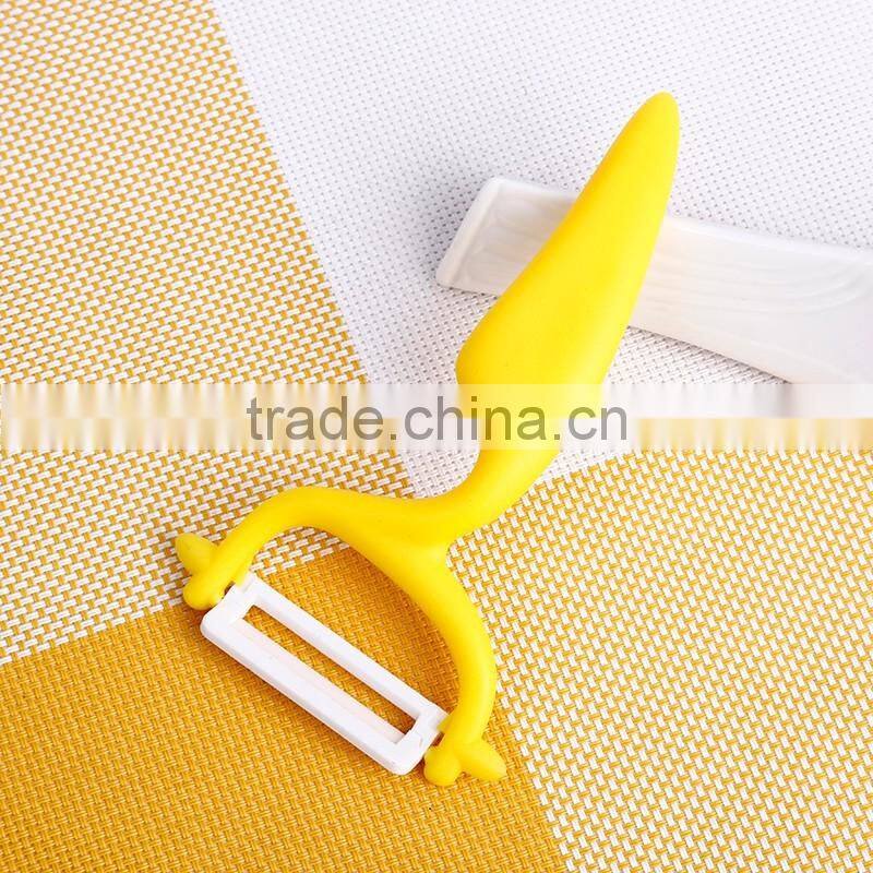 BKB13 One blade PP handle Ceramic blade fruit peeler
