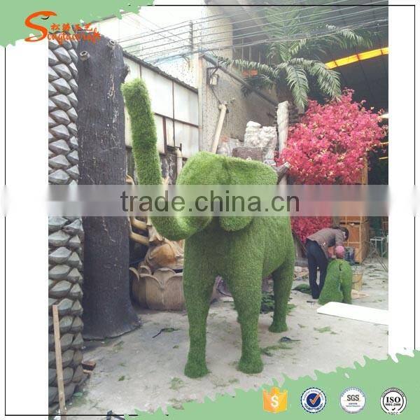 Hot sell artificial animal green sculpture customized garden green sculpture plastic large artificial elephant sculpture