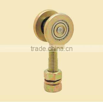 HANGING SLIDING DOOR HARDWARE FOR WOODEN DOOR USED AT A WAREHOUSE ETC WITH OTHER RELATIVE PARTS.