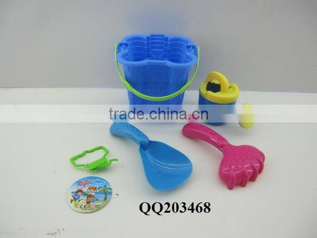 Plastic toy sand beach play set