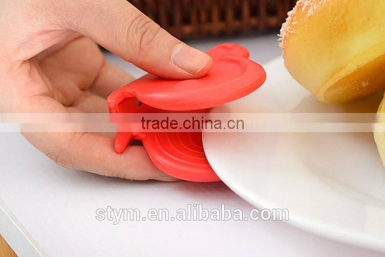 Kitchen butterfly heat insulated/resistant dish holder