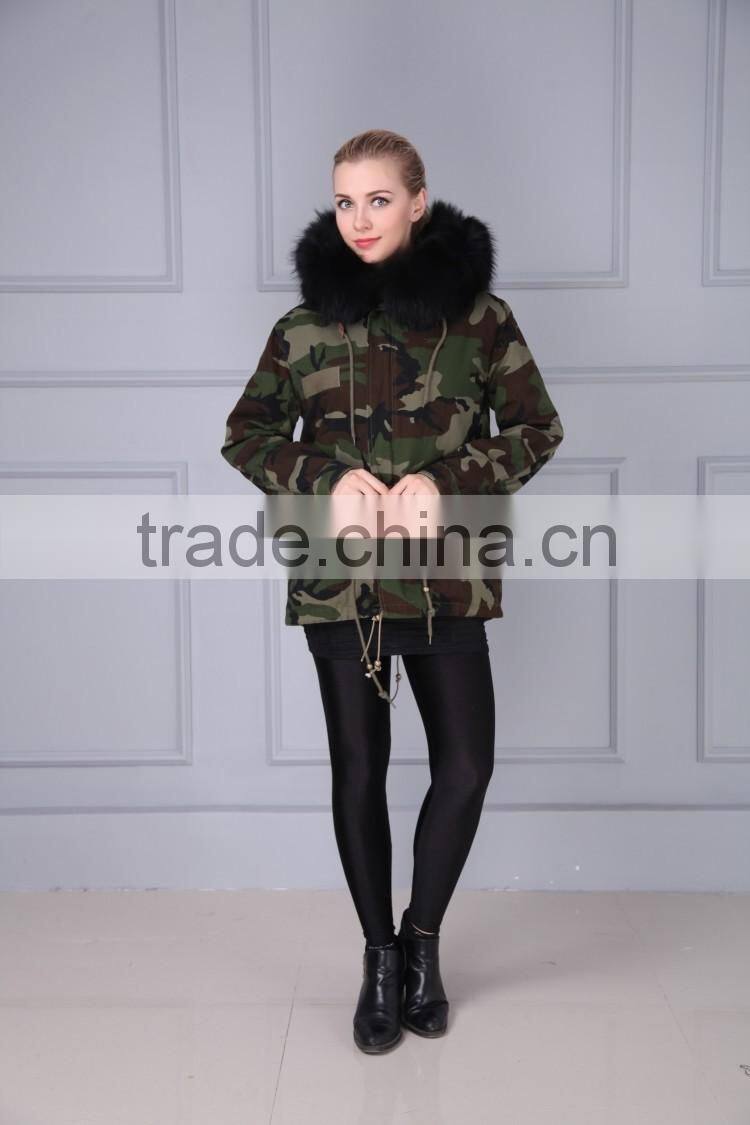 Short pattern camouflage shell black fake fur lining collar winter parka for lady