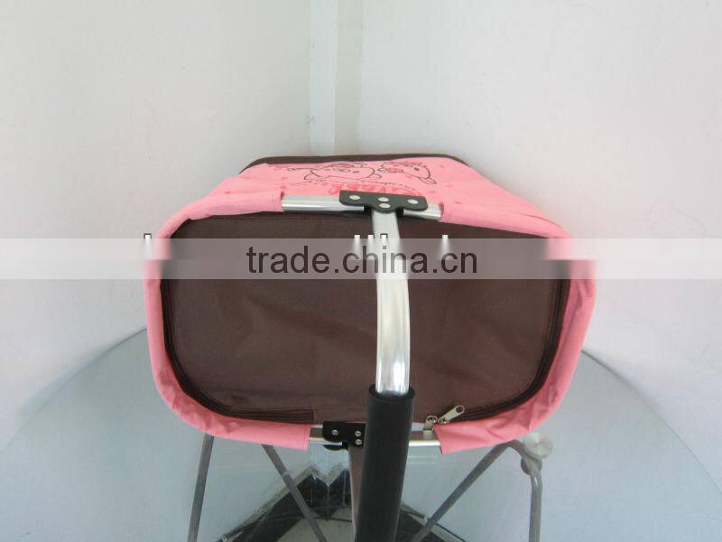 Insulated collapsible picnic basket