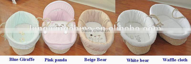 Maize basket with fabric covering / maize moses basket with dressings