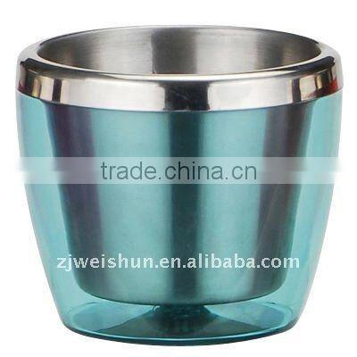 mini ice bucket with capacity of 750ML