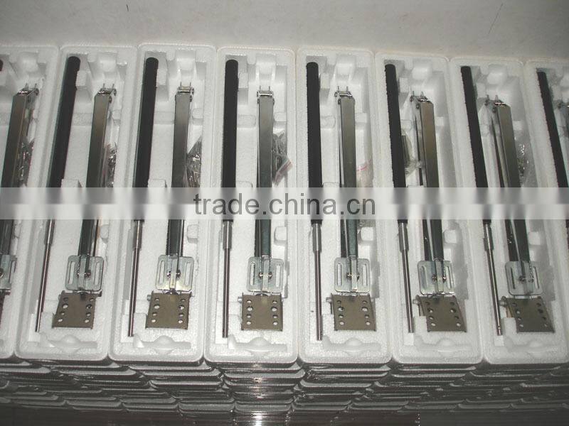 Automatic window opener for greenhouse