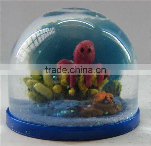 6*6*5cm customized plastic snow globe