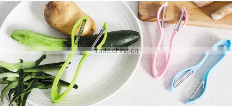 Wholesale Stock Colorful Hanging Double Fruit Vegetable Peelers