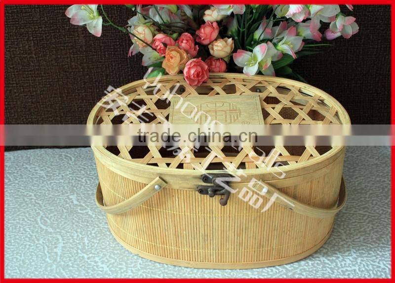 Strong bamboo storage basket with handle