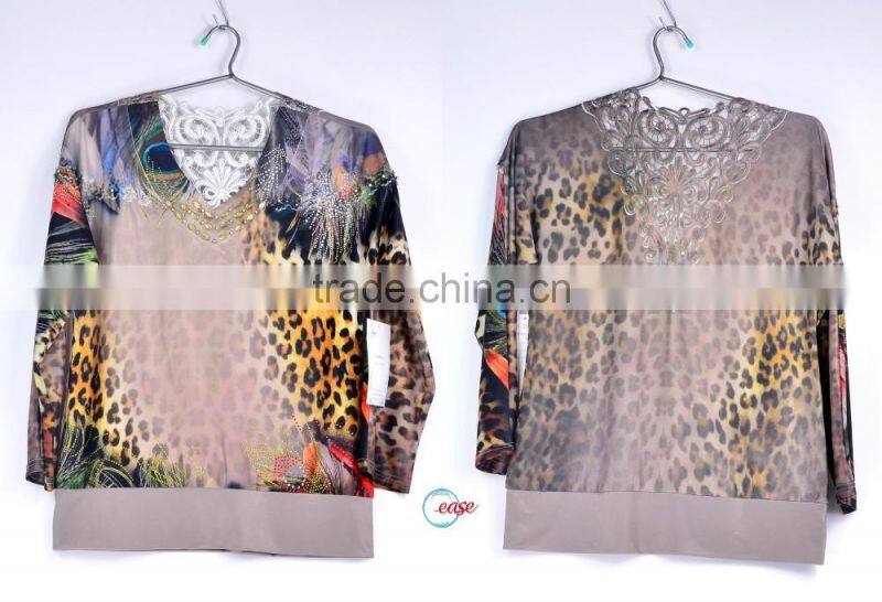 China Supplier Latest Clothing Printed Blouse Designs for Middle Aged Women