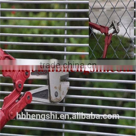 Steel Metal Type and Heat Treated Pressure Treated Wood Type Cheap Welded Wire Mesh Fence With Post