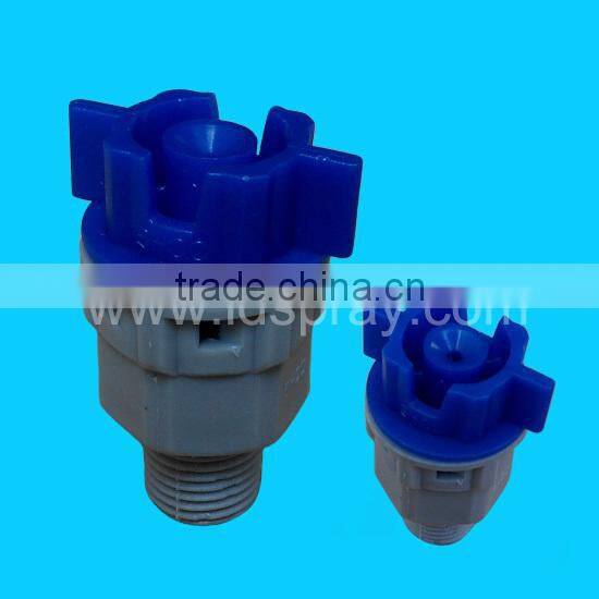 Quick release plastic chemical manufacturing nozzles