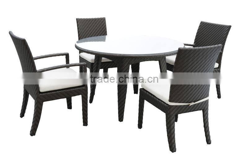 Elegant garden furniture rattan dining table and chair set (FT004+FC009)