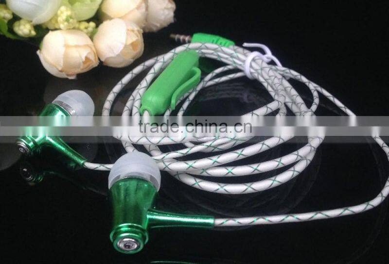 Metal Head Cheap Colorful Earphones Headset LED Flash Night Light Noctilucent Earphone With Clip Mic For Smart Phone