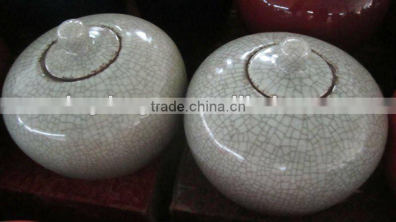 Chinese antique elegant red Porcelain Jar