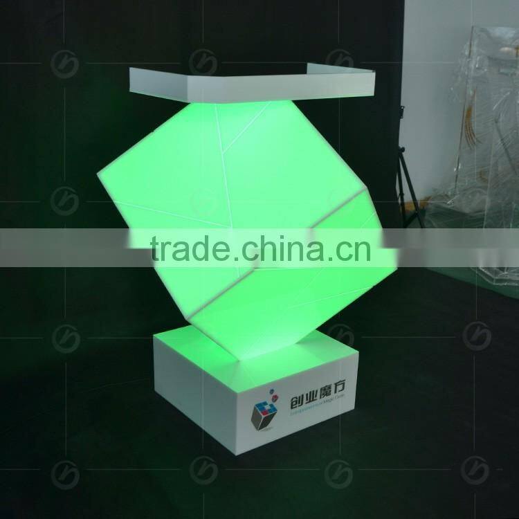 customized rubik cube shape clear acrylic speech lectern for business