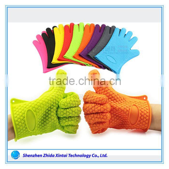 Heat-resistant microwave oven use silicone mitts