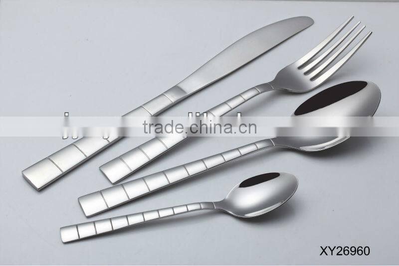 228mm PP Heavy Weight Hand Polish Plastic Tableware With Plastic Holder