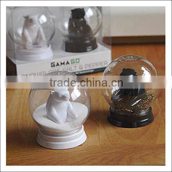 ODM/OEM Resin Bear Snow Globe