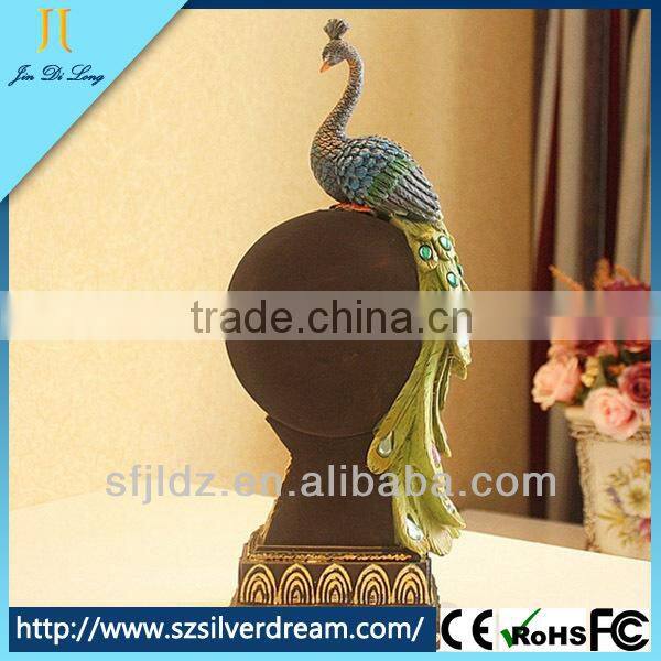 Environmental protection resins quiet sweep desk alarm peacock clock
