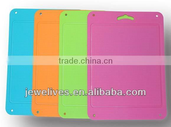 Food grade flexible silicone cutting board