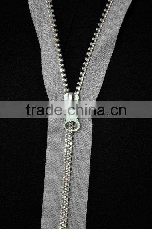 5# Plastic Zipper With Golden teeth A/L Zipper